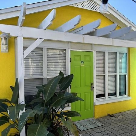 Seaside Retreat Cottages #2. Clearwater Beach Exteriör bild