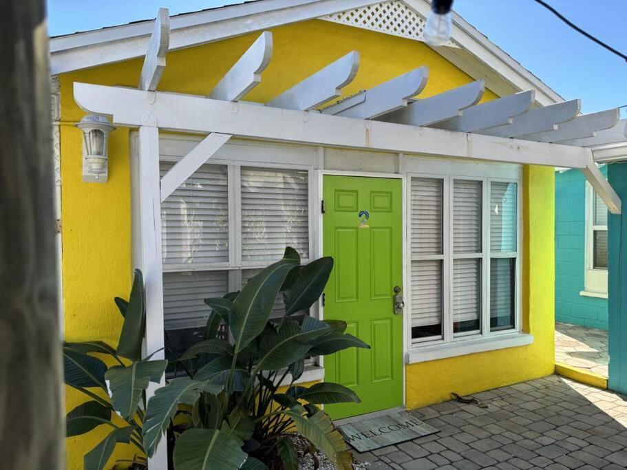 Seaside Retreat Cottages #2. Clearwater Beach Exteriör bild