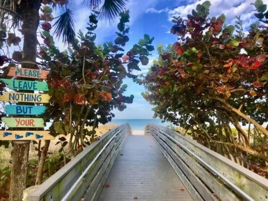 Seaside Retreat Cottages #2. Clearwater Beach Exteriör bild