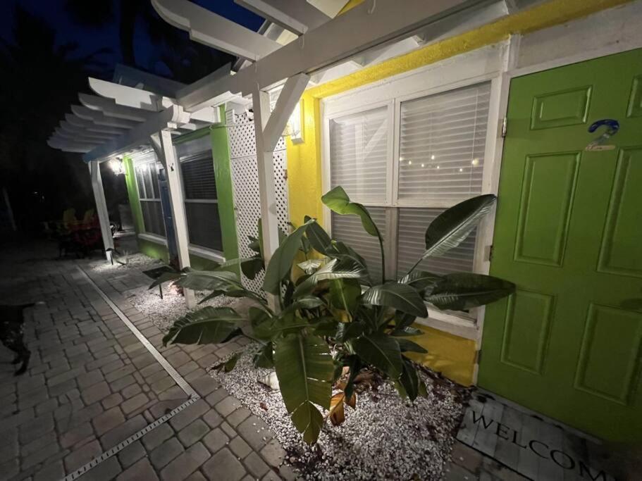 Seaside Retreat Cottages #2. Clearwater Beach Exteriör bild